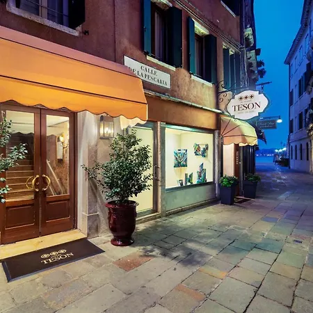 Nuovo Teson Hotel