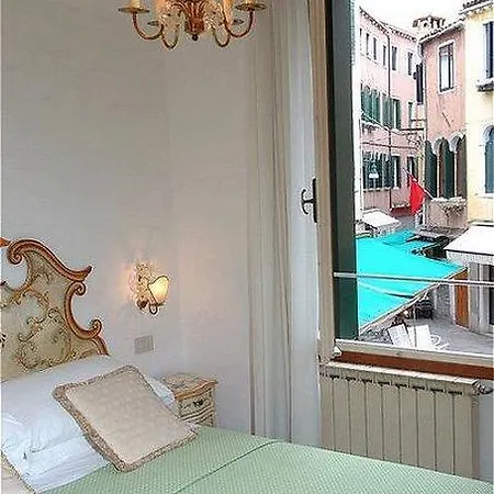 Nuovo Teson Hotel